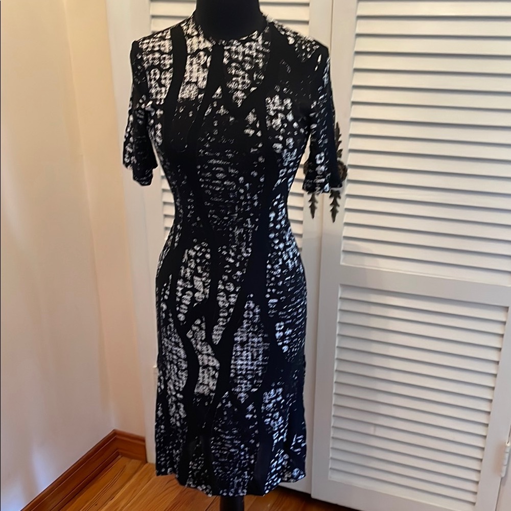 Yigal Azrouel Black and White Sheath Dress Mock Neck Midi